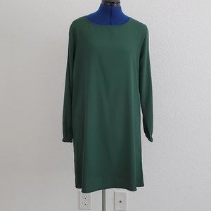 Green modest tunic with elastic end sleeves